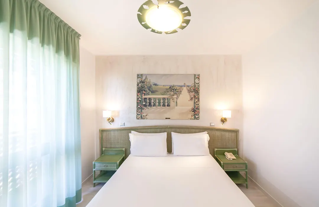 Hotel American-1